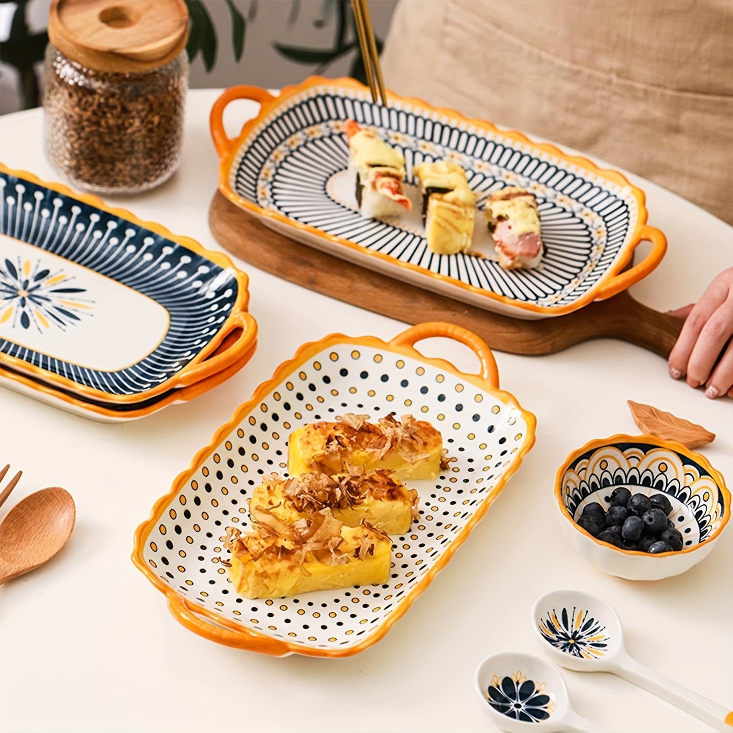 2er-Set Rechteckige Keramikteller in Blau, Gelb und Weiß – Servierteller mit Griffen, Sommerliches Blumen- & Geometrie-Design - 2 Designs