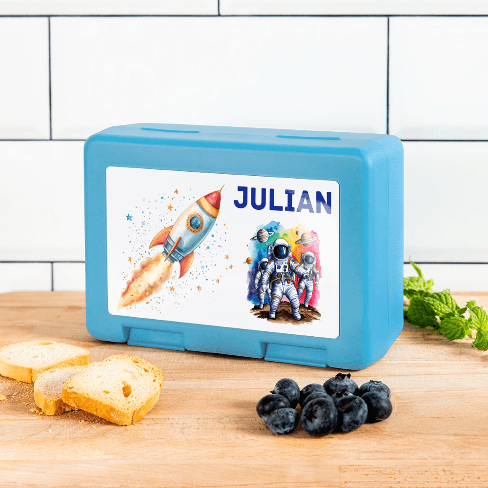 happy-prints.eu - Personalisierte Brotdose / Aufbewahrungsbox mit Astronauten Motiv mit Rakete und Name - Text und Motiv ist easy änderbar