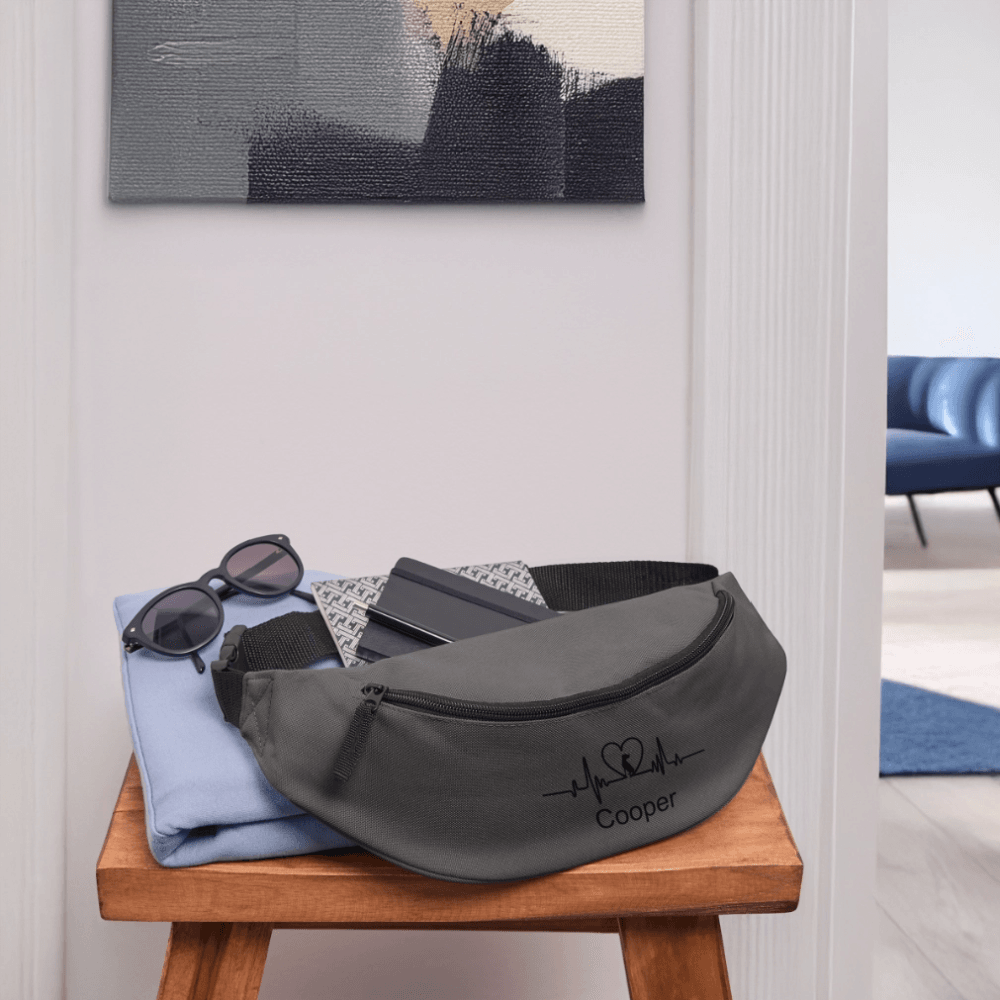 happy-prints.eu - Personalisierte Gürteltasche mit Hund in Herz und Herzschlaglinie - verschiedene Farben - Motiv, Farbe und Text easy änderbar