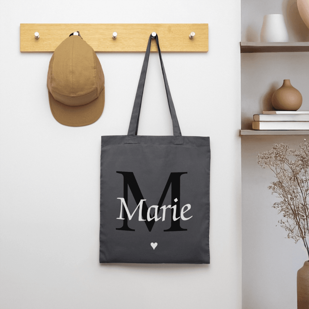 happy-prints.eu - Personalisierte Jute Stofftasche mit Initiale und Name in minimalistischem Design - Produkt, Text und Motiv easy änderbar