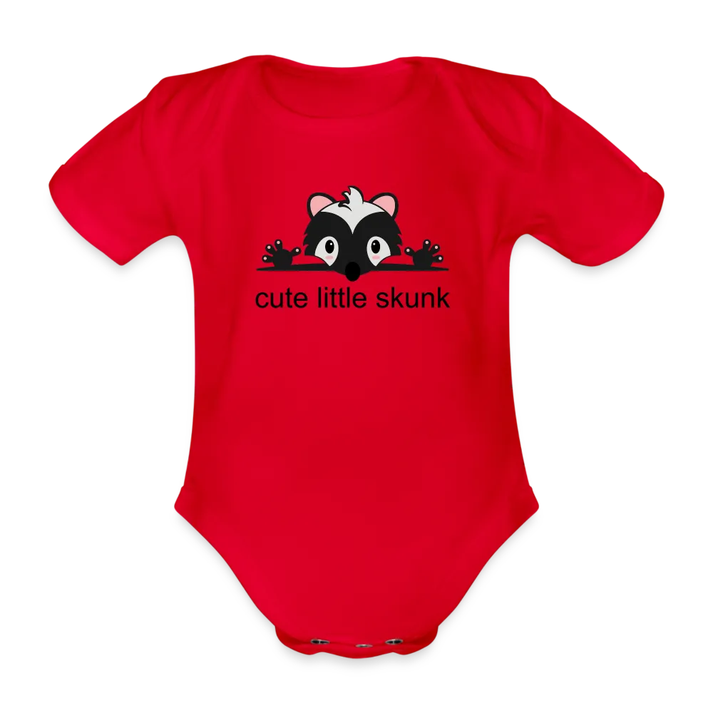 Personalisierter Baby Bio Body mit süßem Stinktier und Spruch "cute little skunk" - Print Shirts für Kleinkinder - Motiv und Text individualisierbar - in vielen Farben und Größen - Rot