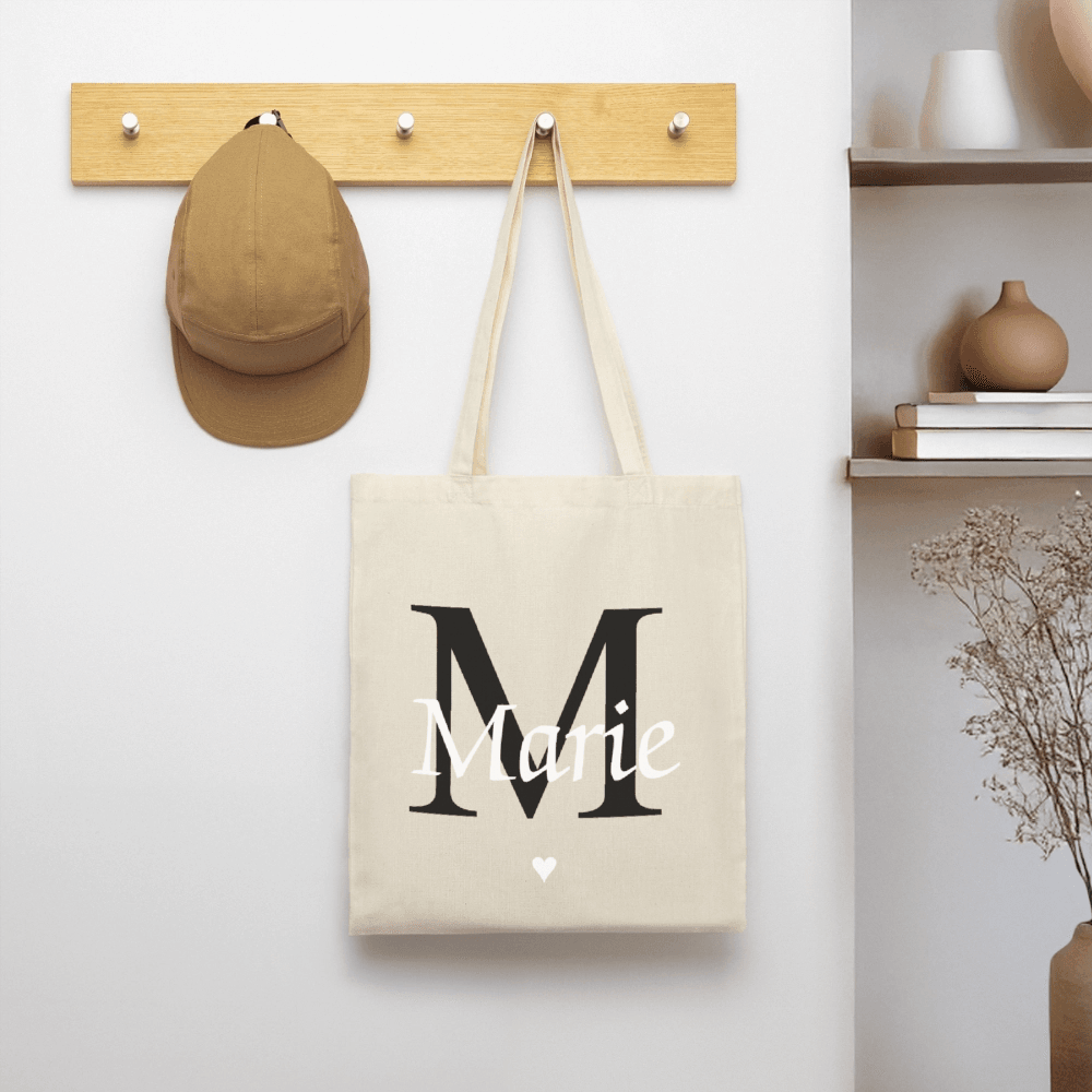 happy-prints.eu - Personalisierte Jute Stofftasche mit Initiale und Name in minimalistischem Design - Produkt, Text und Motiv easy änderbar