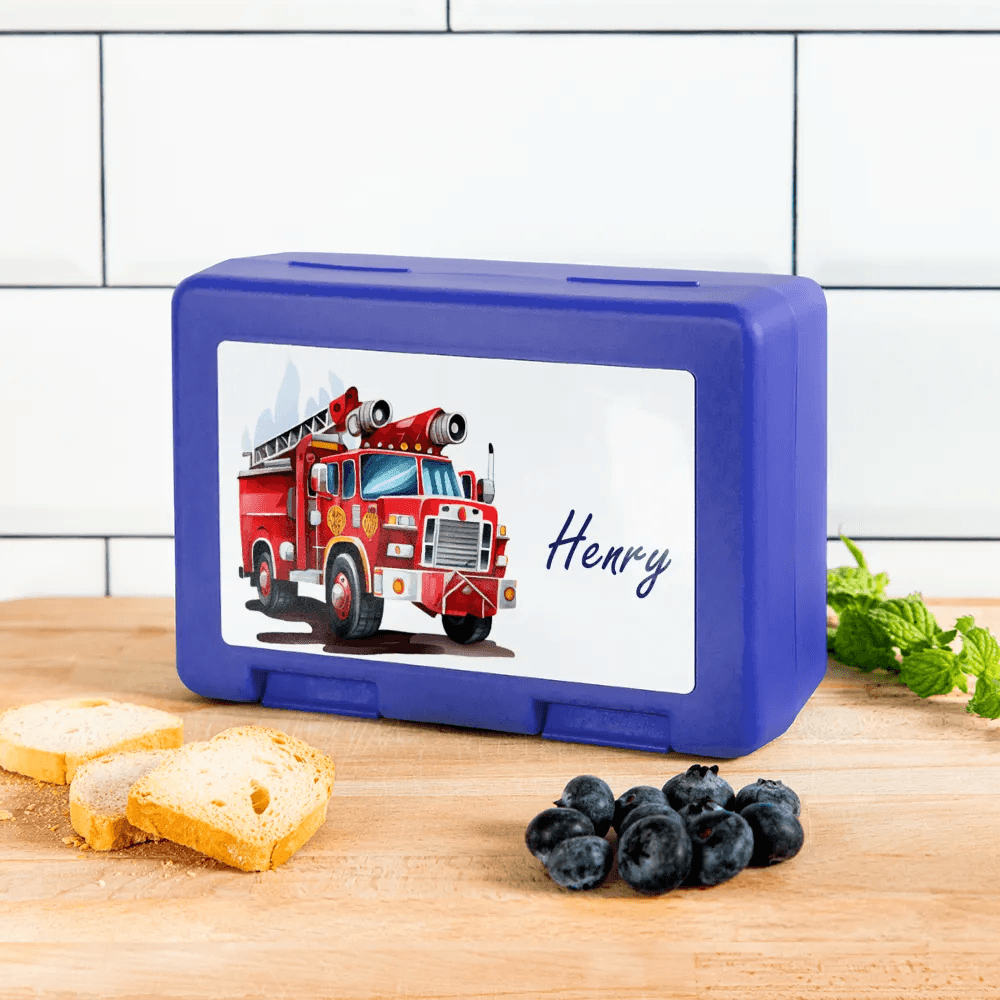 happy-prints.eu - Personalisierte Brotdose mit Namen und Feuerwehr Fahrzeuge in blau - coole Jausendose mit personalisierbarem Motiv - Name und Motiv kann geändert werden - in verschiedenen Farben