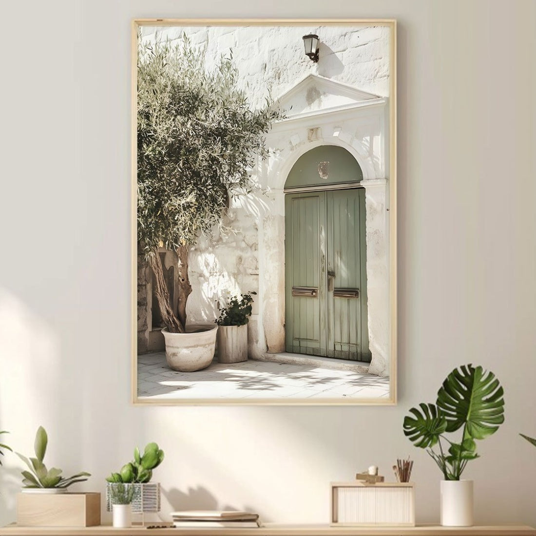 Mediterranes Leinwanddruck-Poster mit Olivenbaum & italienischer Architektur – Rahmenlose Wandkunst in wunderschönen sanften Farben