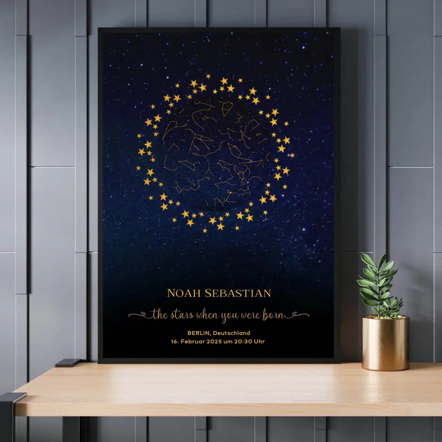 happy-prints.eu - Personalisierte Sternenkarte zur Geburt mit goldene Sterne am Nachthimmel auf blau mit schwarz - Die Sterne als Du geboren wurdest