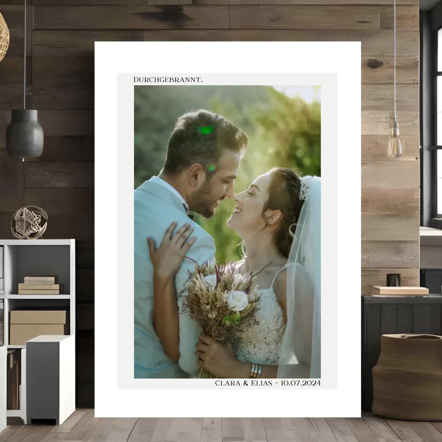 Personalisiertes Poster zur Hochzeit - Durchgebrannt! - Minimalistisches Design mit Brautpaar -