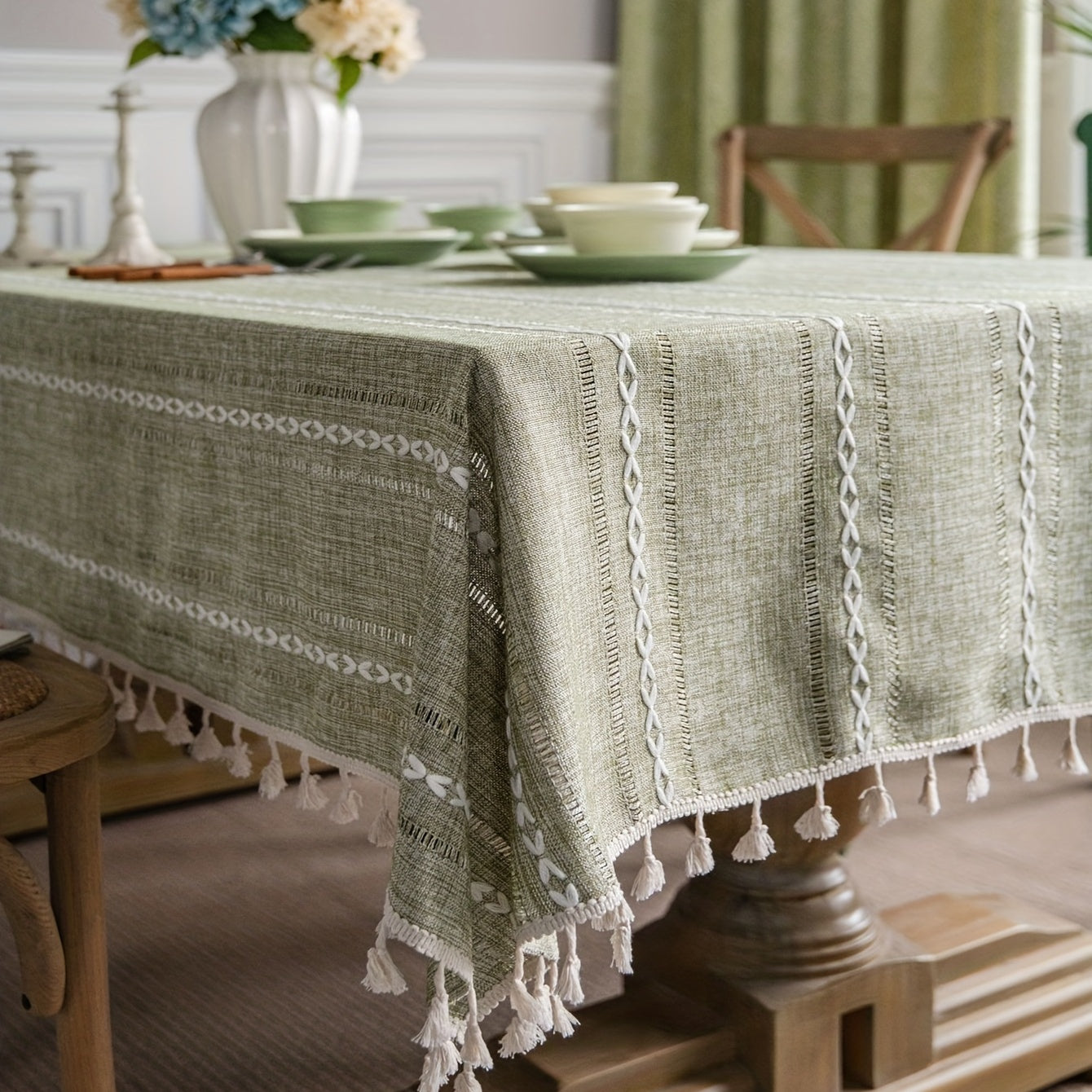 Boho Tischdecke „Salbei Moments“ in Salbeigrün und Weiß – Rechteckige Tischwäsche mit Geometrischem Kreuz-Muster in 5 Größen