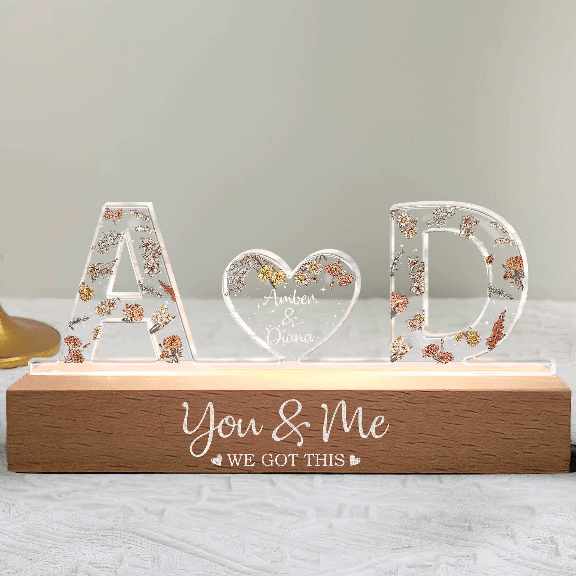 happy-prints.eu - Personalisiertes LED-Nachtlicht mit Initialen für verliebte Menschen - ein tolles Geschenk mit Ausstrahlung