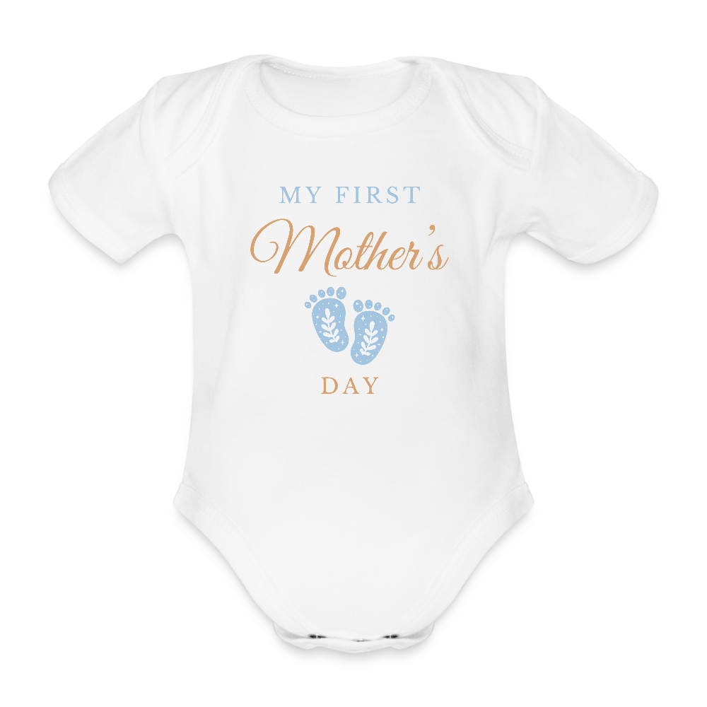 Personalisierter Baby Bio-Kurzarm-Body mit Spruch und Babyfüßchen in blau - My first Mother´s Day - Text und Motiv easy anpassbar - in vielen Farben und Größen - Weiß