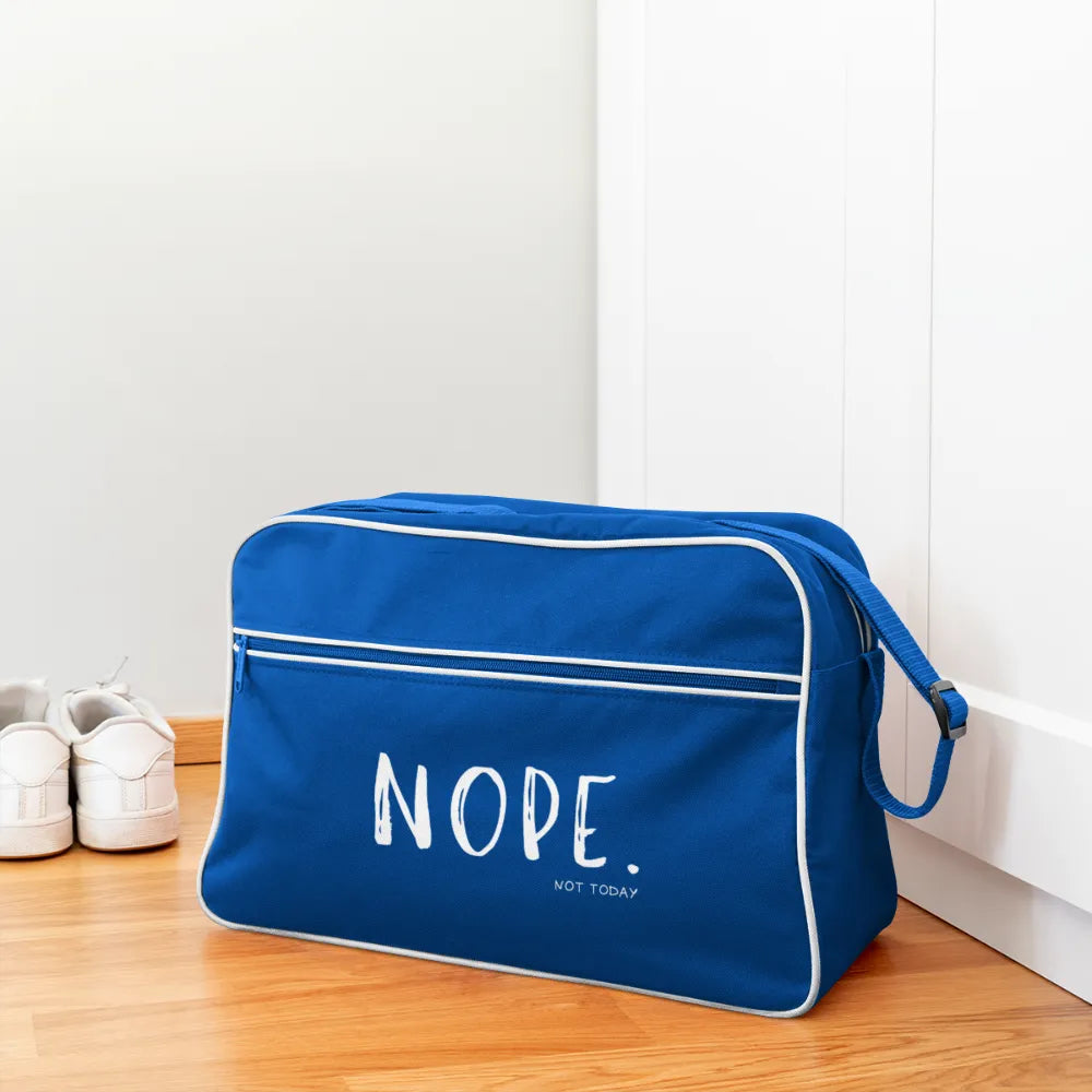 Personalisierte Unisex Retro Tasche zum Umhängen mit Spruch "Nope. Not Today" - Motiv und Text veränderbar - 18 Liter -