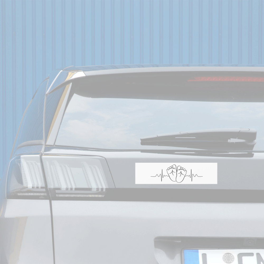 Personalisierter Auto-Aufkleber mit Baby Füßchen auf Herzschlag Linie - Heartbeat für Baby - Text und Motiv kann easy verändert werden -