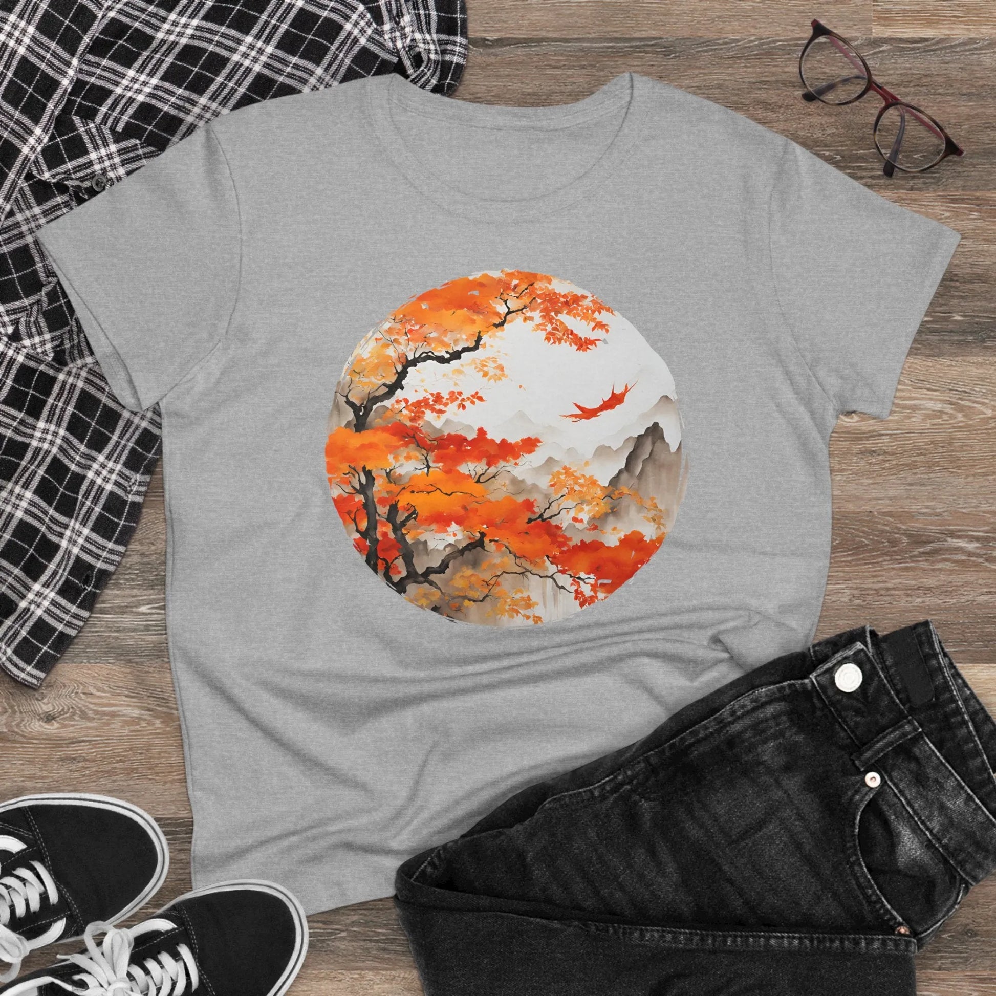 Damen Rundhals Shirt mit modernem Print - Abstrakte Landschaft mit Wälder und Berge in Japan - tailliertes Kurzarm T-Shirt für Frauen - auch in großen Größen - 100% Baumwolle - 180 g/m² -