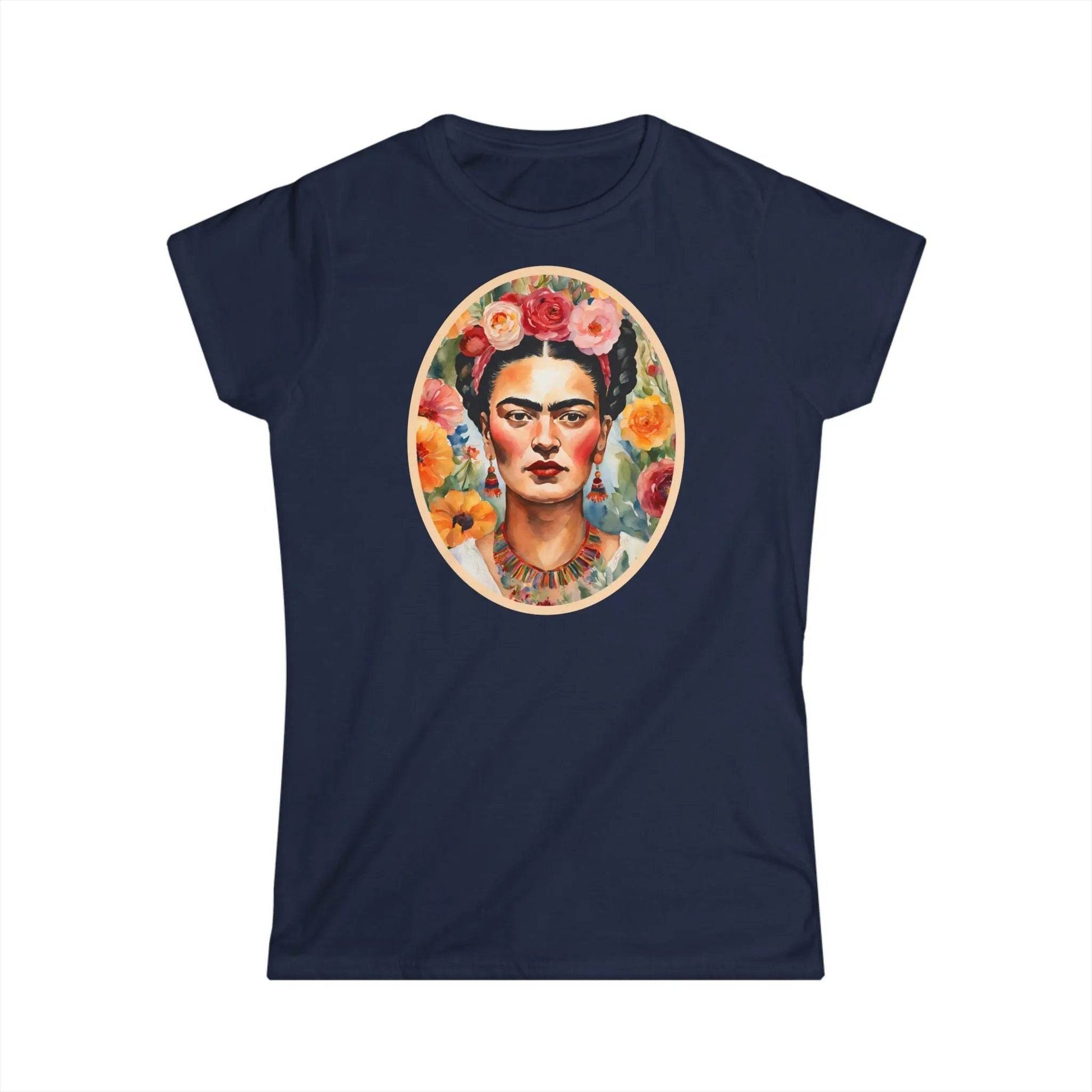 Tailliertes Damen Kurzarm T-Shirt mit Aufdruck – Frida Kahlo im Blumen Meer - 100% Baumwolle - 153 g/m² - auch in großen Größen - viele Farben - Navy