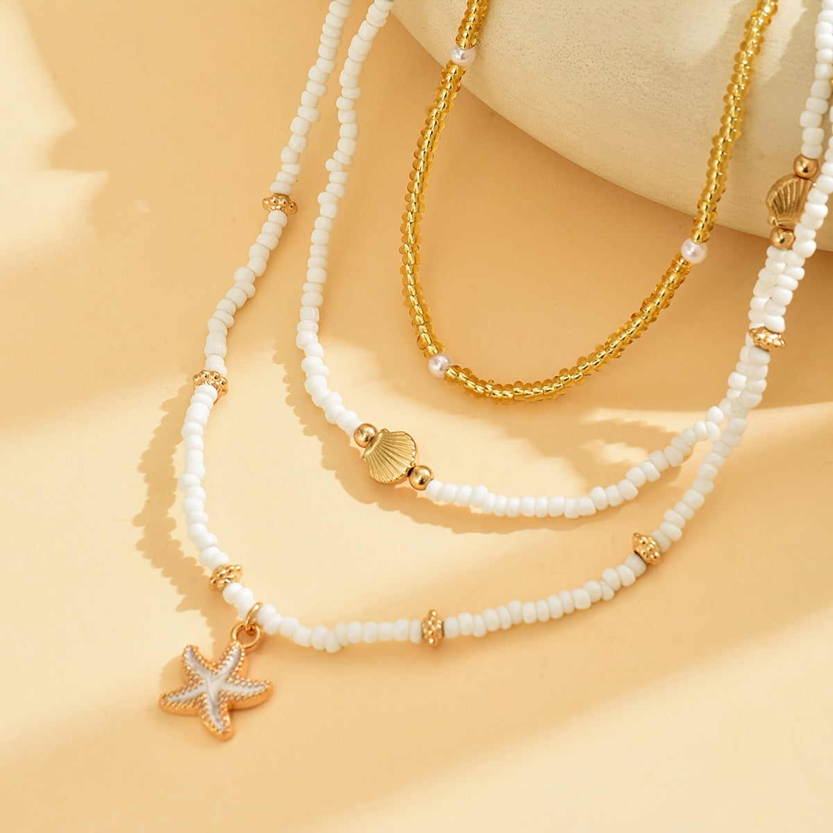 3-teiliges Damen-Halsketten-Set mit Perlen, Muscheln & Seestern in Weiß und Gold – sommerlicher Maritimer Stil für viele schöne Anlässe