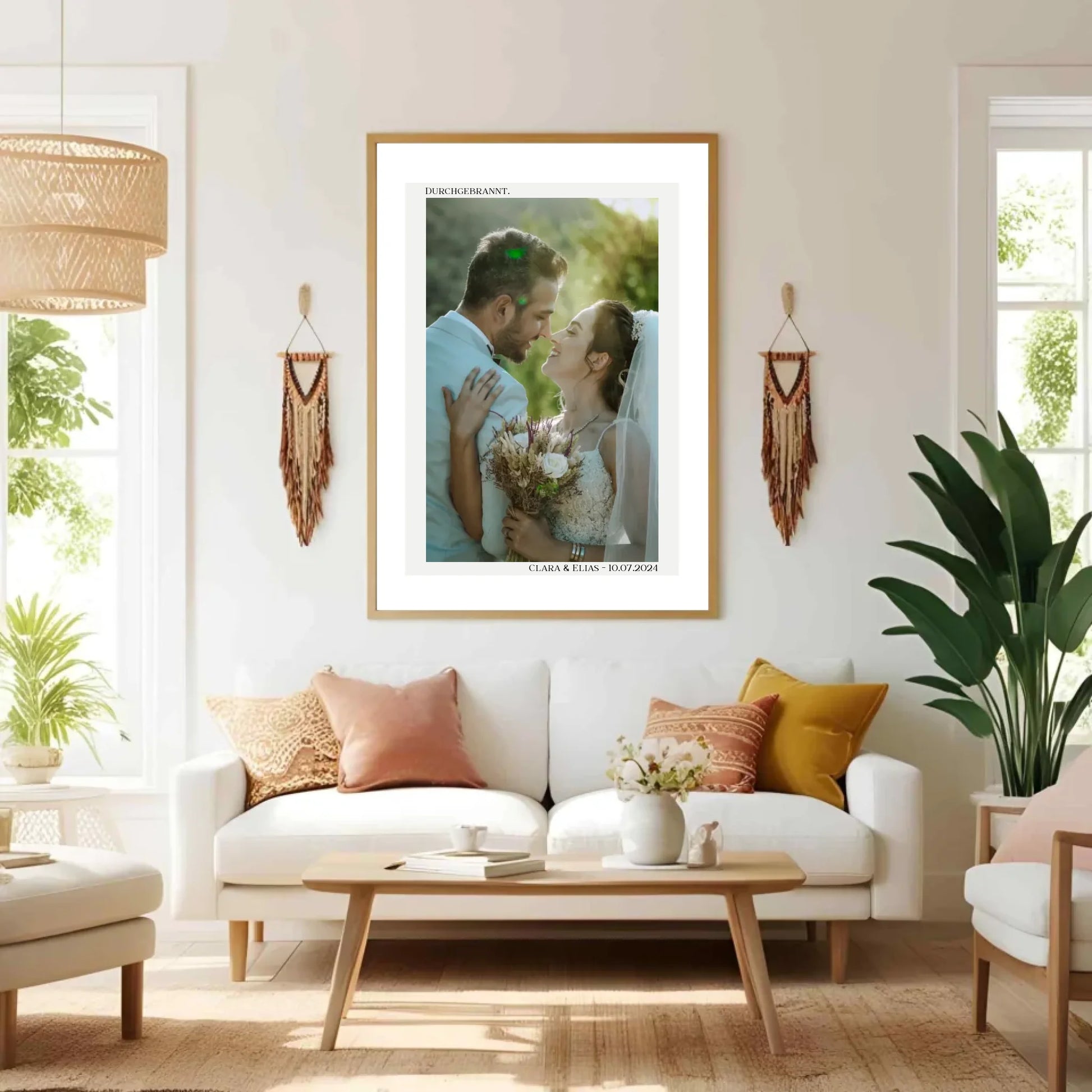 Personalisiertes Poster zur Hochzeit - Durchgebrannt! - Minimalistisches Design mit Brautpaar -
