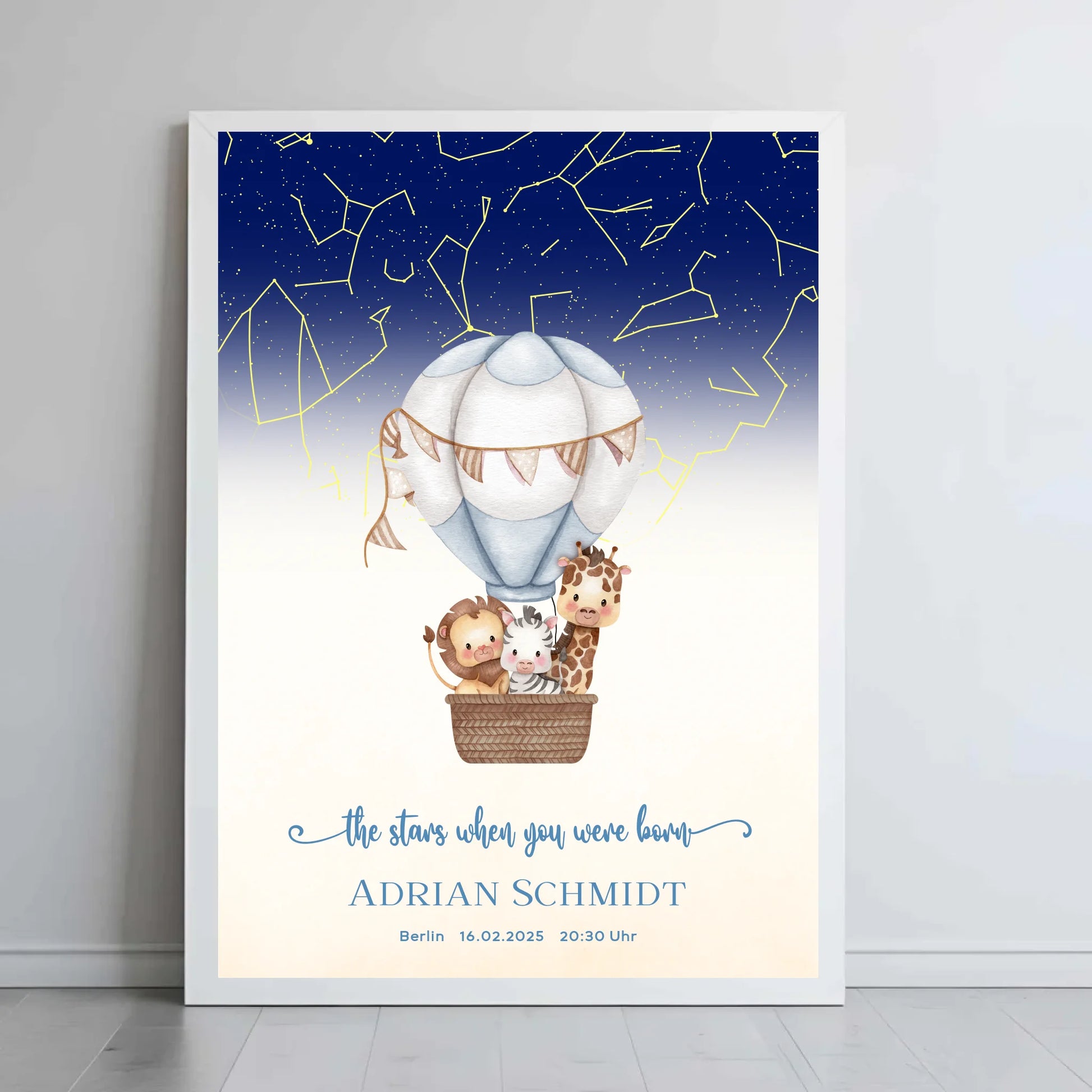 Personalisierte Sternenkarte mit Löwe, Zebra und Giraffe im Heißluftballon auf beige mit blau - ein tolles Geschenk zur Geburt -