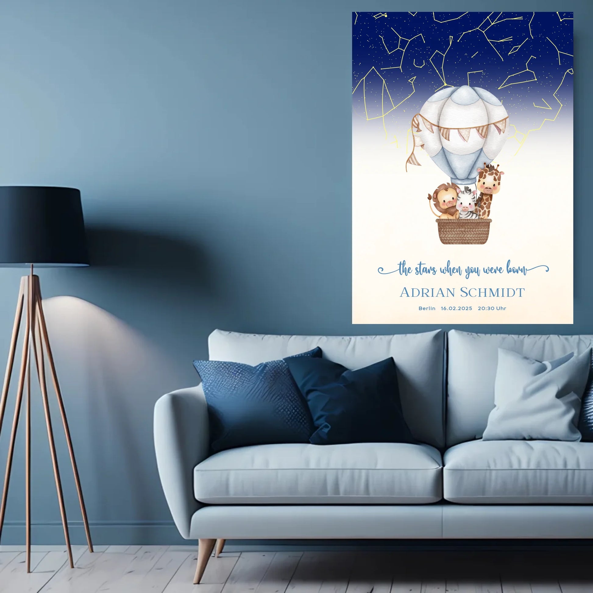 Personalisierte Sternenkarte mit Löwe, Zebra und Giraffe im Heißluftballon auf beige mit blau - ein tolles Geschenk zur Geburt -