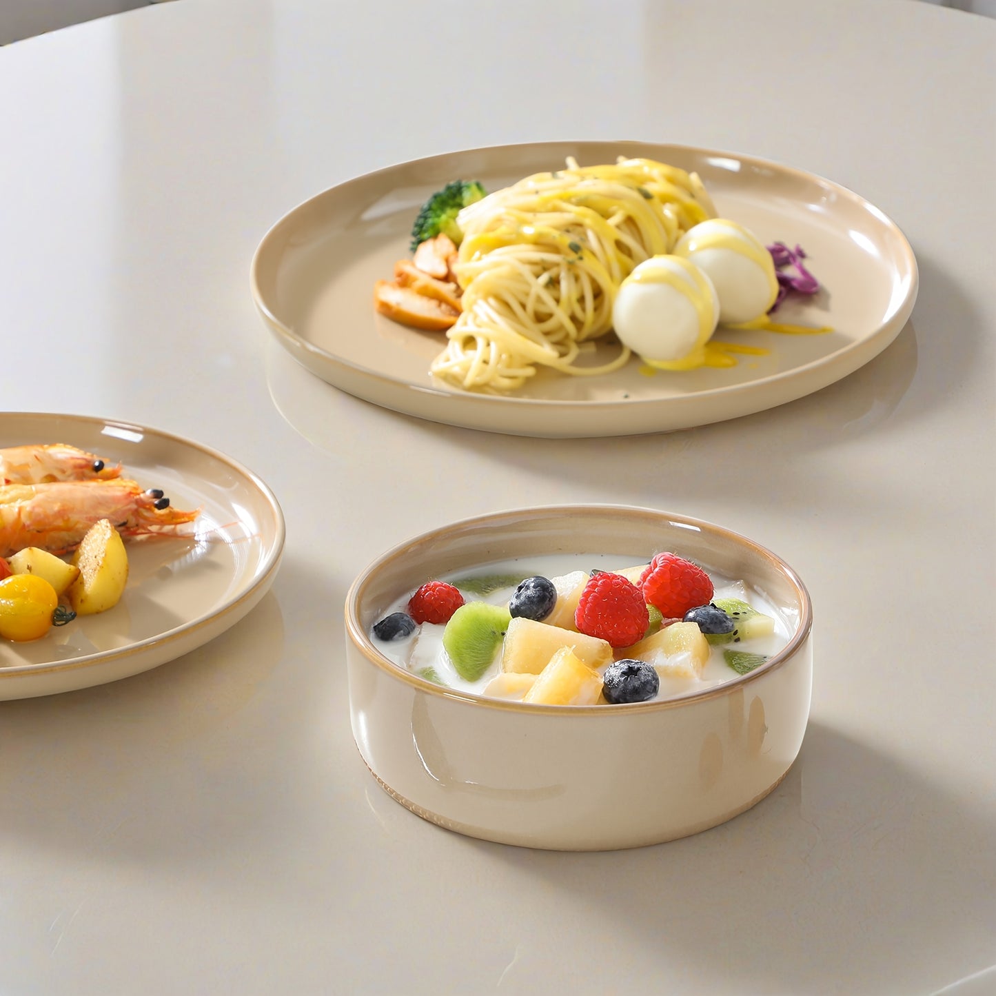 12-teiliges Steingutgeschirr-Set „Glanz & Genuss“ – Klassisches Service mit Teller, Dessertteller & Müslischalen für 4 Personen, Glatte Oberfläche & Stapelbar