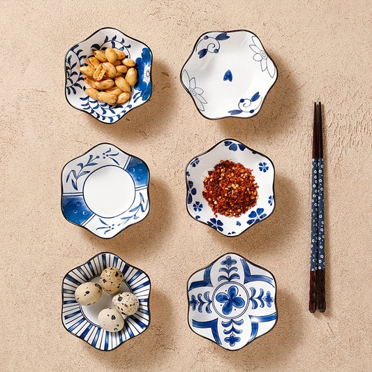 6-teiliges Pflaumenblüten-Keramik-Saucenschalen-Set – Sechseckige Gewürzteller aus Porzellan, Ø 10,5 cm, Blau-weiß im traditionellen Design