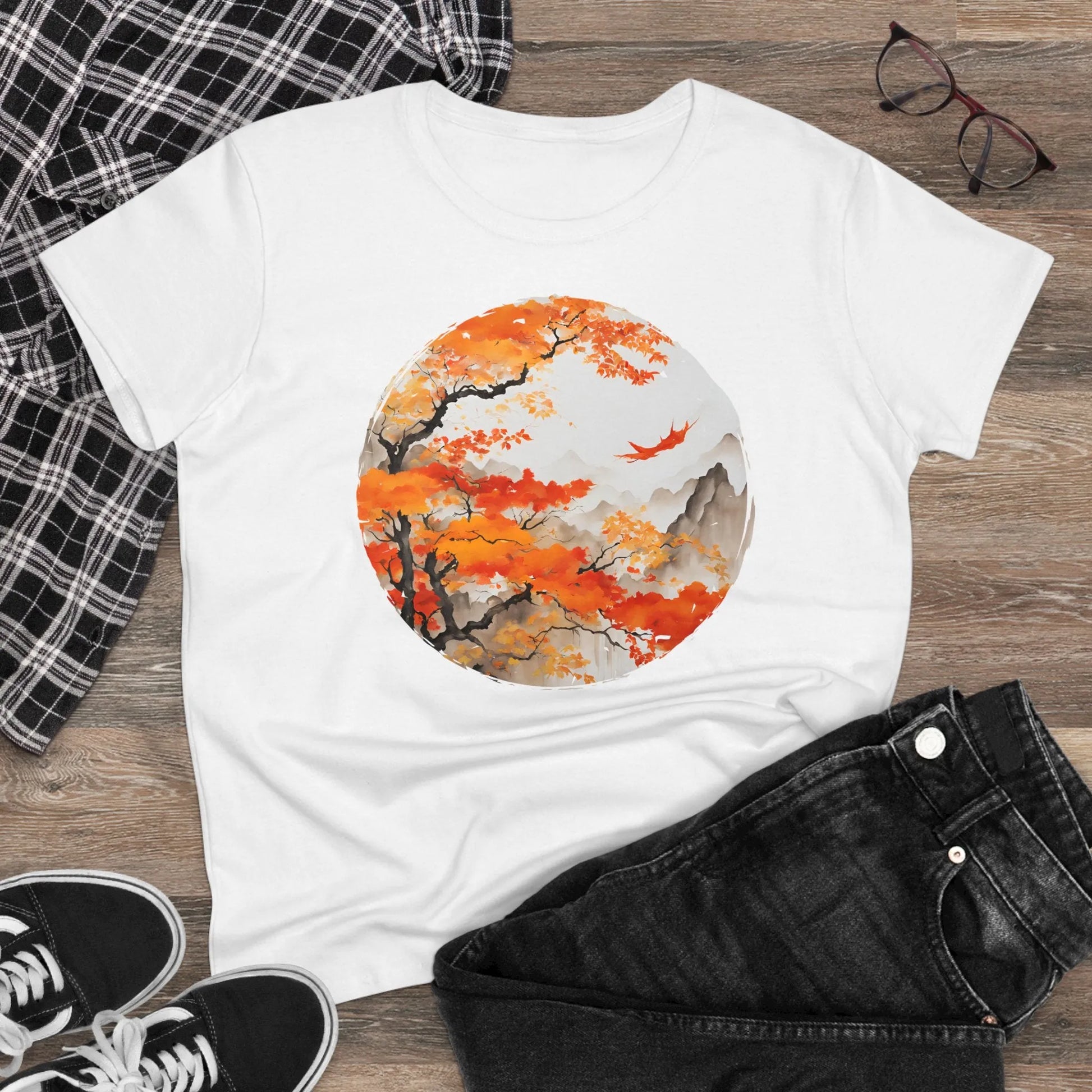 Damen Rundhals Shirt mit modernem Print - Abstrakte Landschaft mit Wälder und Berge in Japan - tailliertes Kurzarm T-Shirt für Frauen - auch in großen Größen - 100% Baumwolle - 180 g/m² -