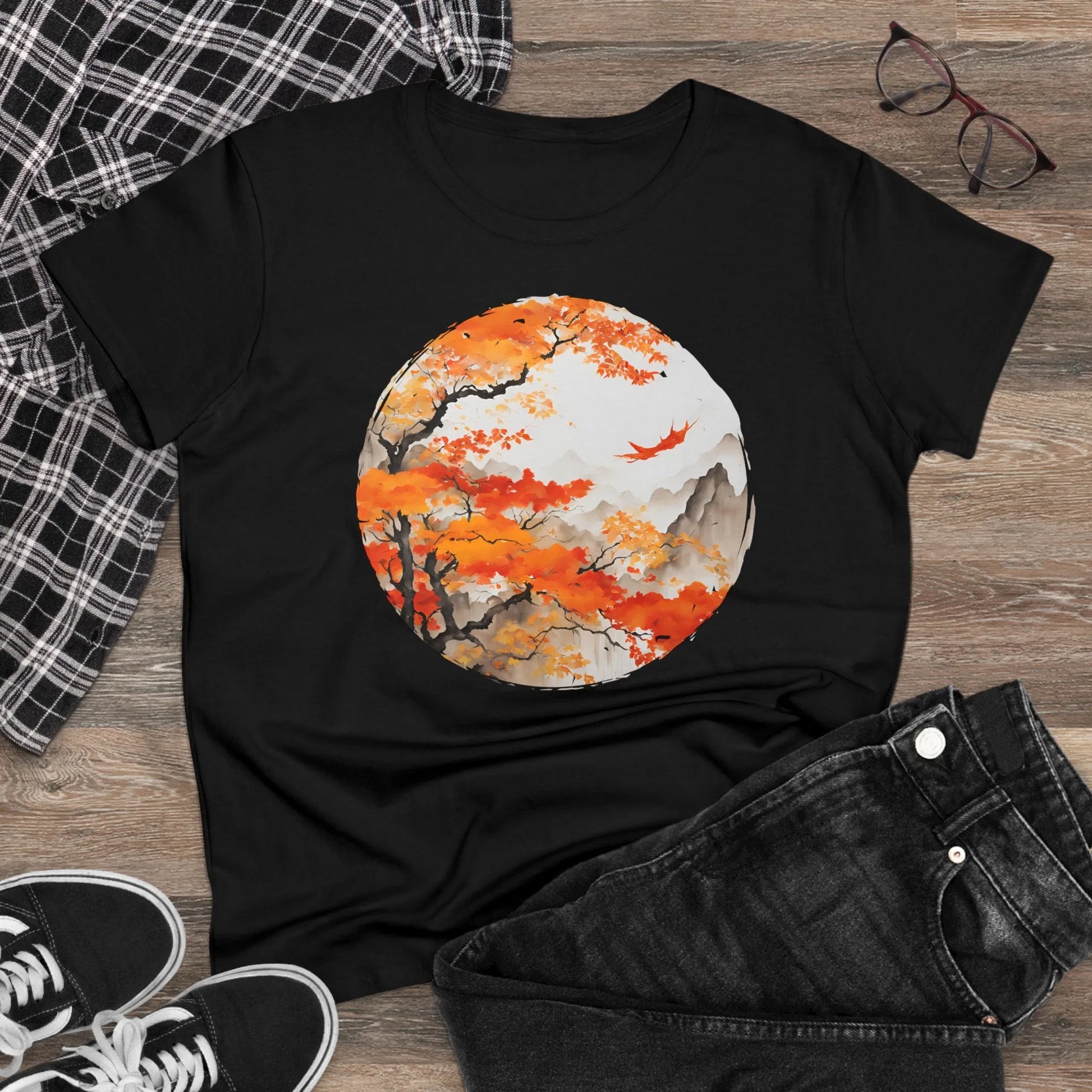Damen Rundhals Shirt mit modernem Print - Abstrakte Landschaft mit Wälder und Berge in Japan - tailliertes Kurzarm T-Shirt für Frauen - auch in großen Größen - 100% Baumwolle - 180 g/m² -
