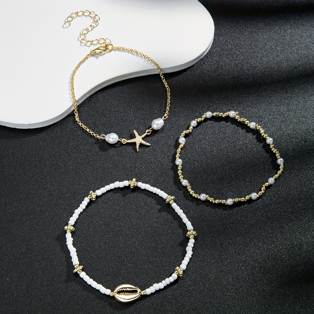 3-teiliges Damen Fußkettchen Set im Boho-Strandstil mit Muscheln & Seestern in Gold und Weiß - sommerlicher Schmuck für perfekte Urlaubstimmung